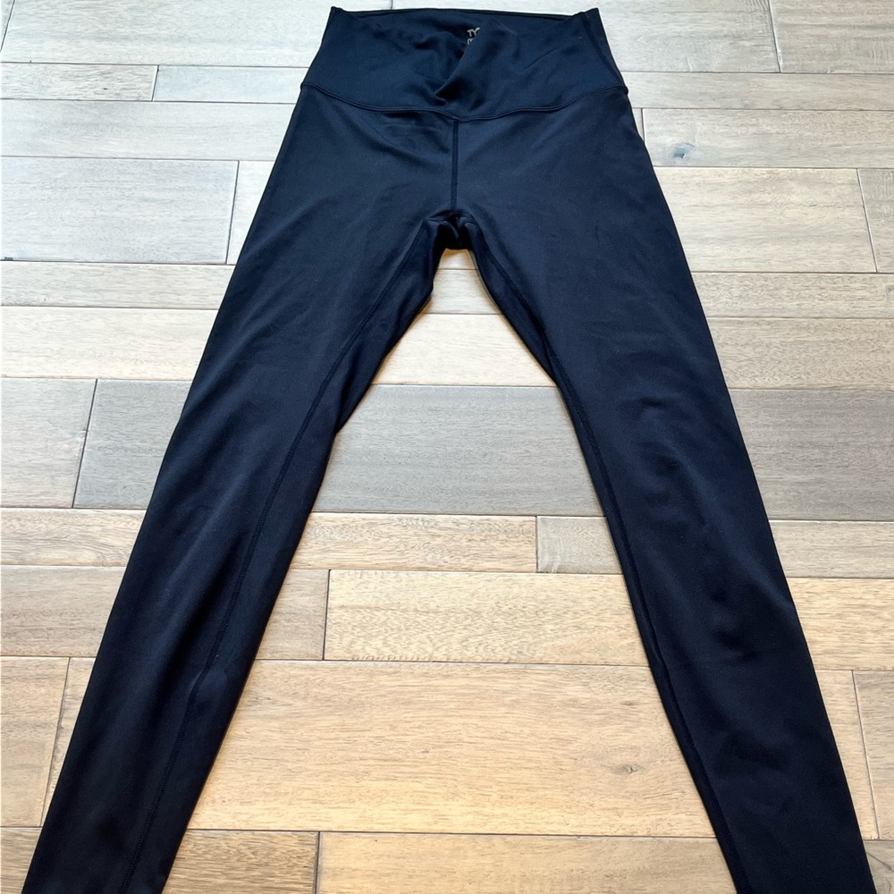 TYR Base Kinetic Women's High-Rise 28" Leggings - Black-Small